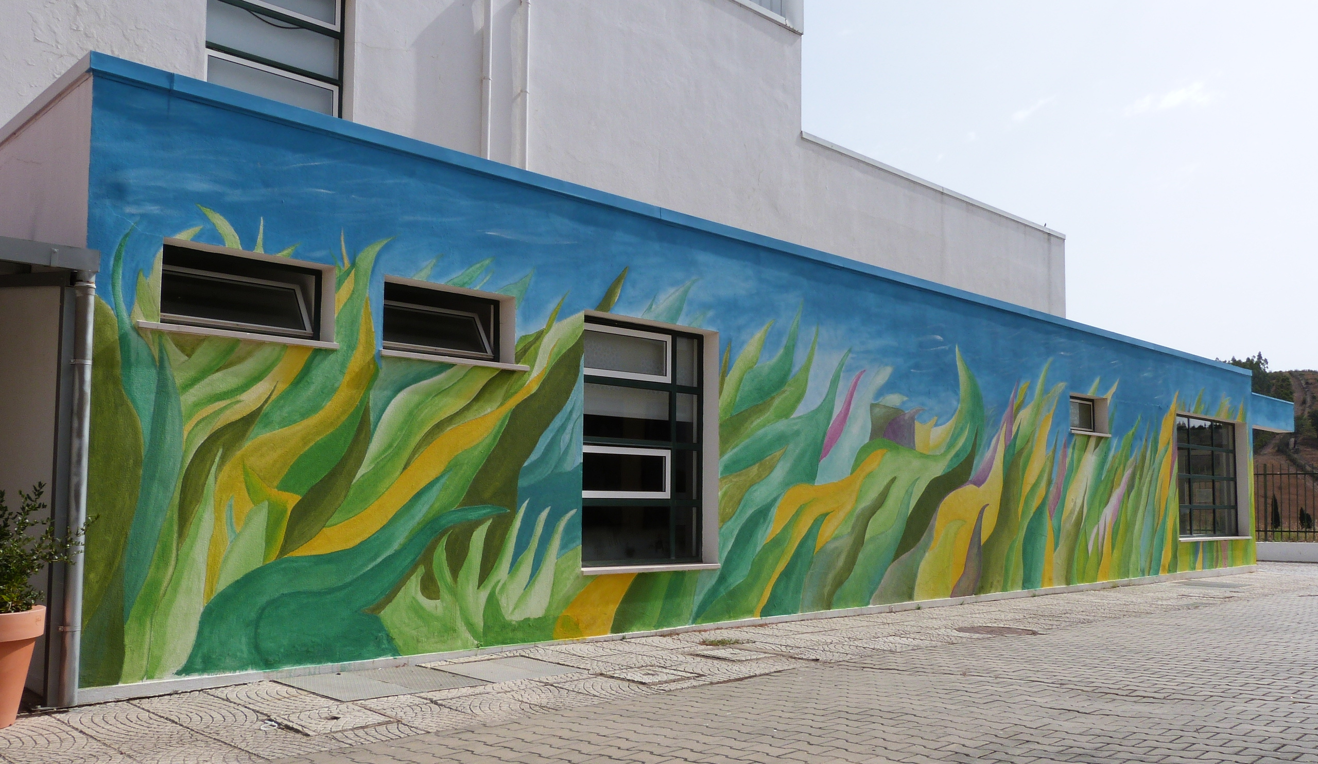 Pintura na lateral do Pavilhão Desportivo